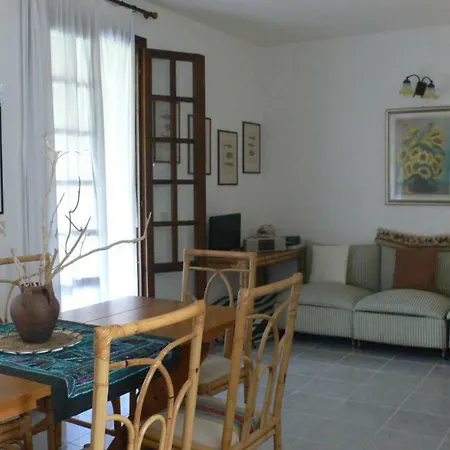 Monica - A Pochi Passi Dal Mare Vila
