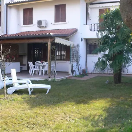 Monica - A Pochi Passi Dal Mare Vila *