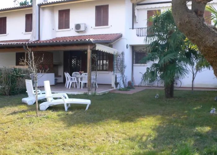 Monica - A Pochi Passi Dal Mare Villa *